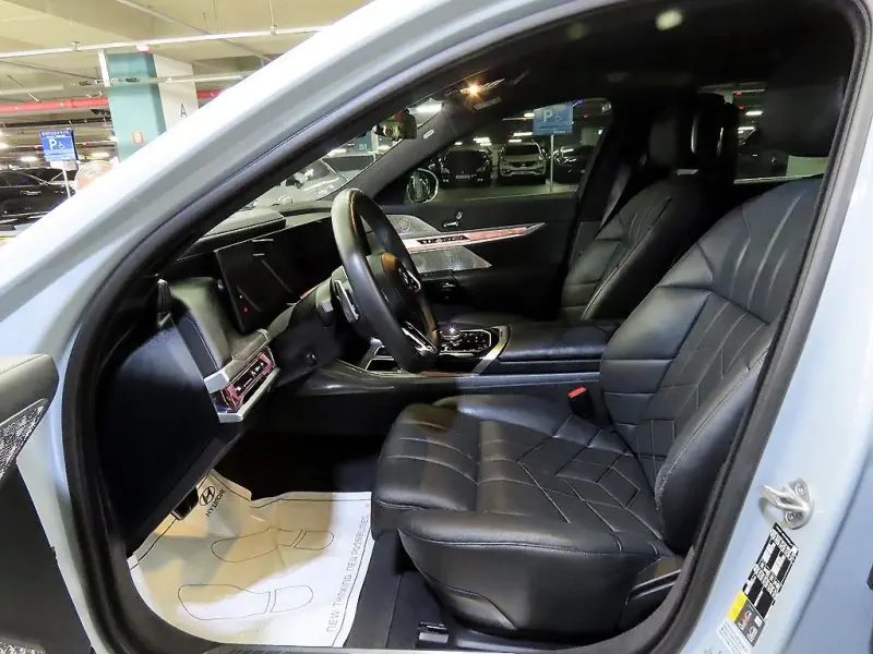 BMW i7