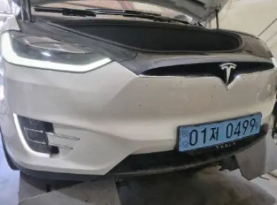 Tesla MODEL X