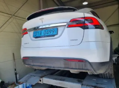 Tesla MODEL X