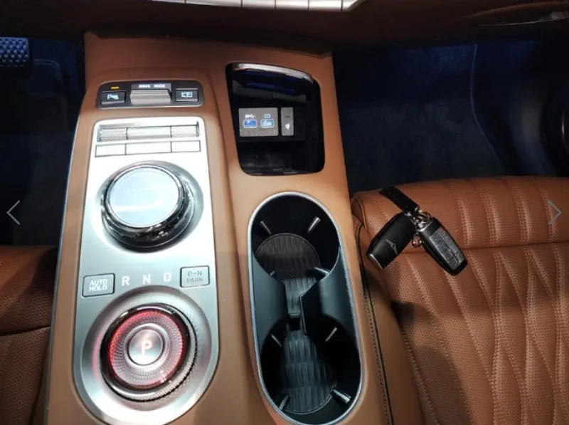 Genesis GV70