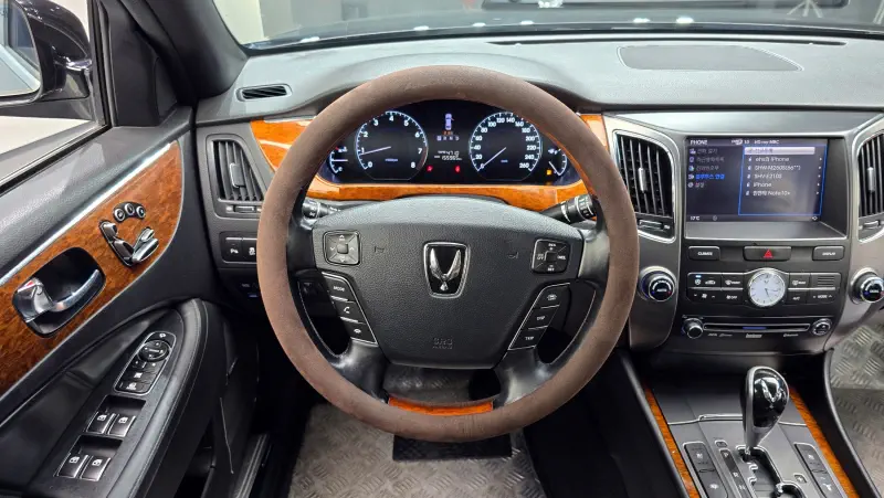 Hyundai Equus