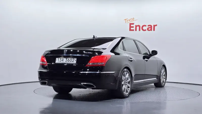 Hyundai Equus