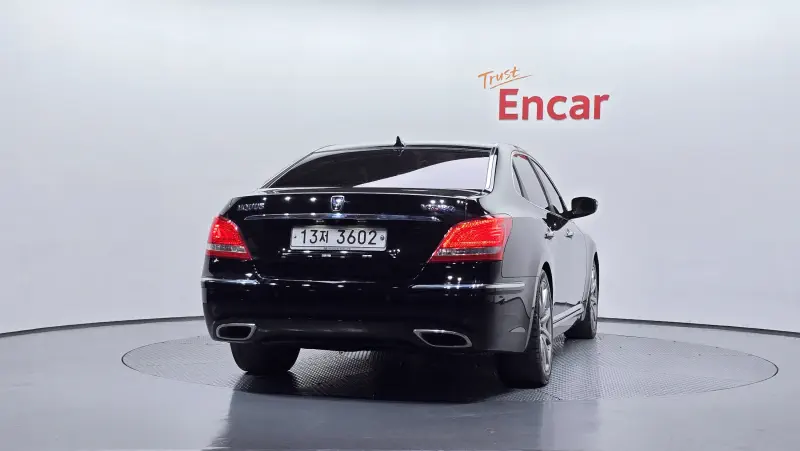 Hyundai Equus