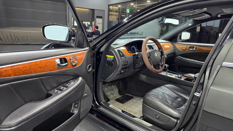 Hyundai Equus