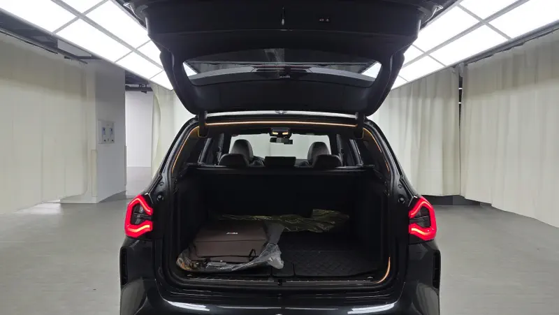 BMW iX3