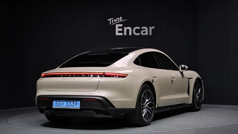 Porsche Taycan
