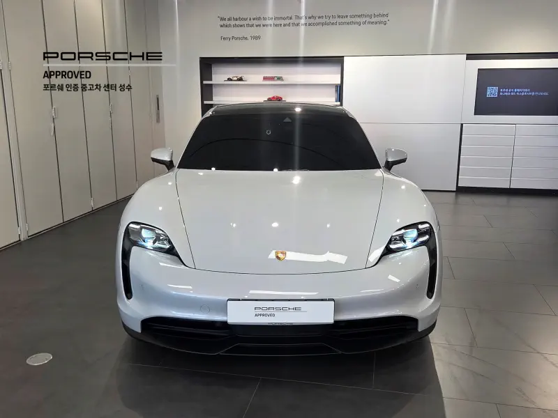Porsche Taycan