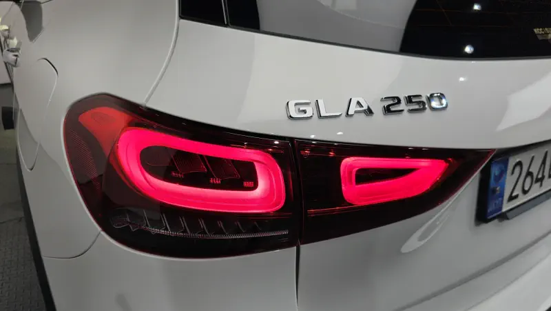 Mercedes-Benz GLA-Class