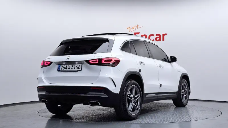 Mercedes-Benz GLA-Class