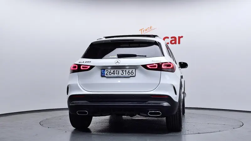 Mercedes-Benz GLA-Class