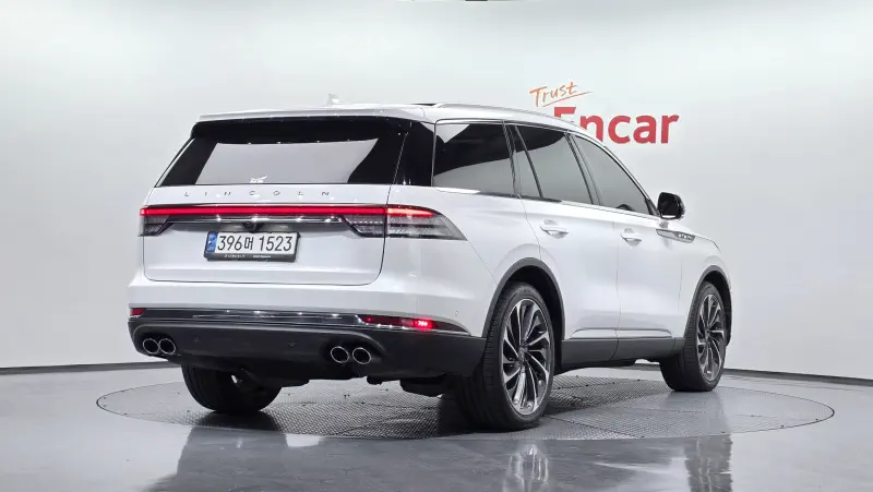 Lincoln Aviator