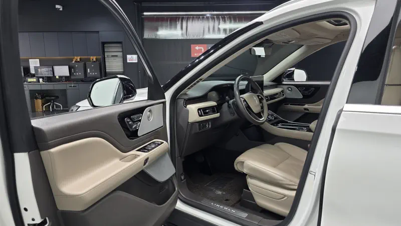 Lincoln Aviator