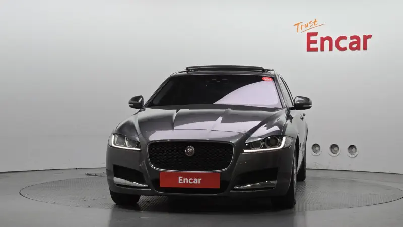 Jaguar XF