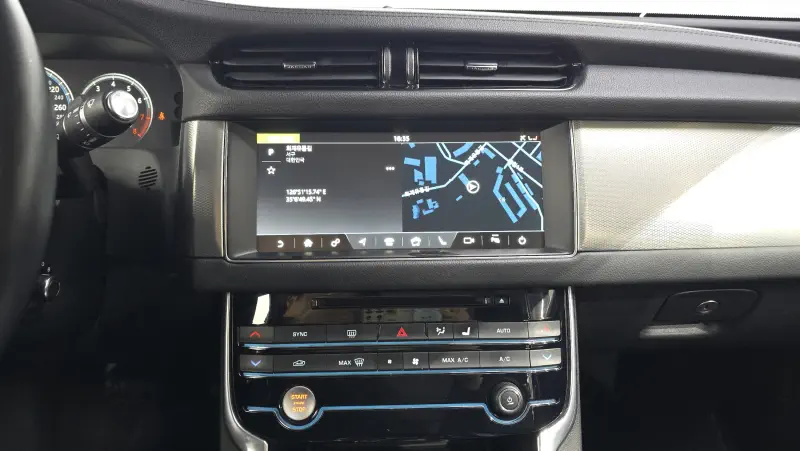 Jaguar XF