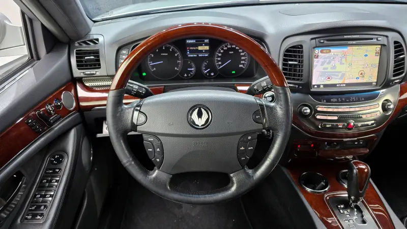 SsangYong Chairman W