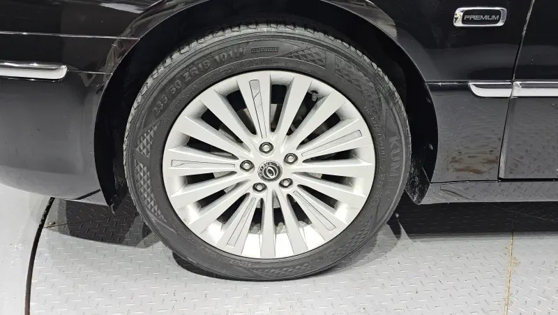 Kia OPIRUS