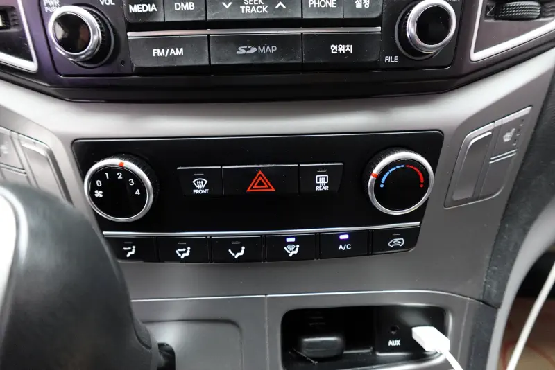 Hyundai Grand Starex