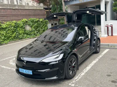 Tesla MODEL X