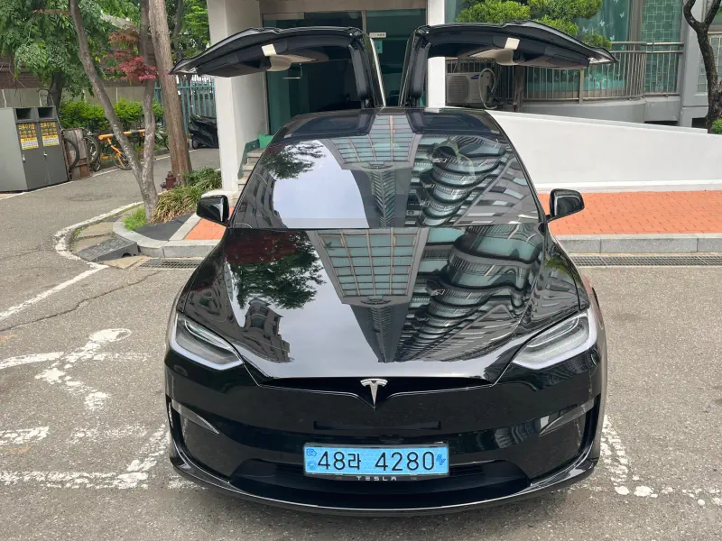 Tesla MODEL X