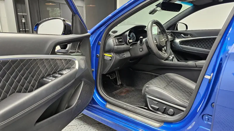 Genesis G70