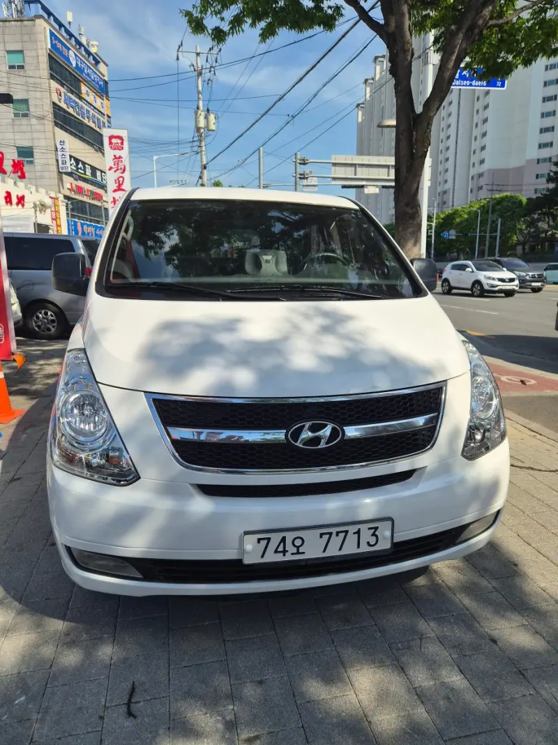 Hyundai Grand Starex