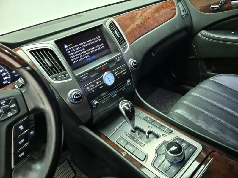 Hyundai Equus