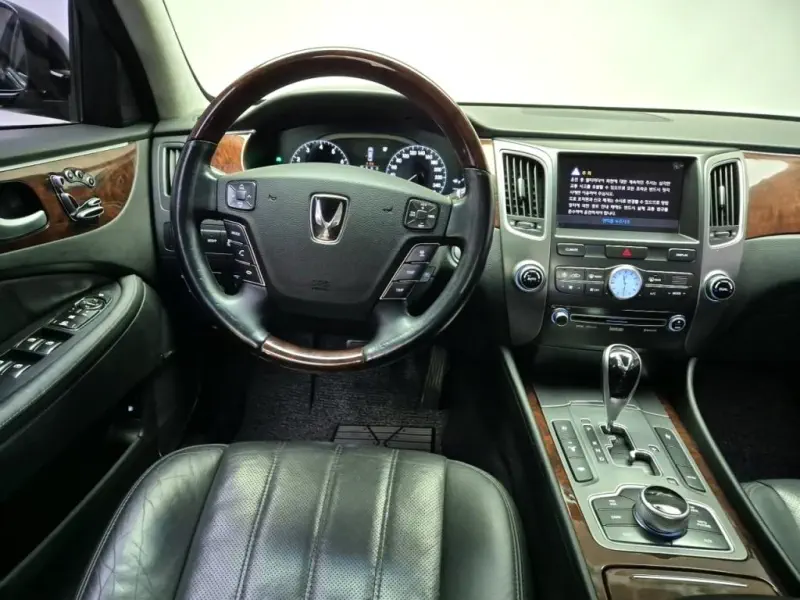 Hyundai Equus