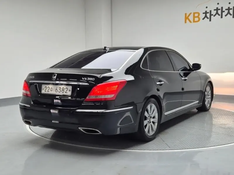 Hyundai Equus