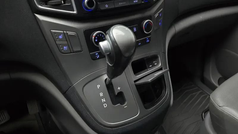 Hyundai Grand Starex