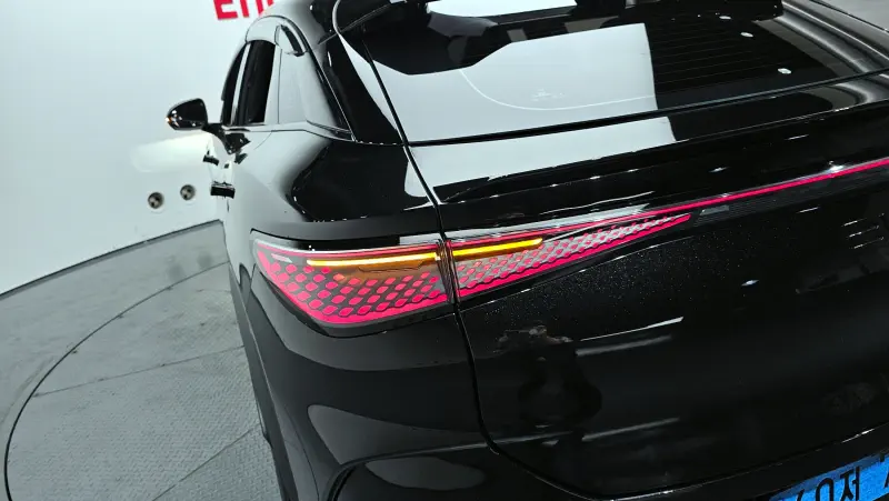 BYD Sealion 7