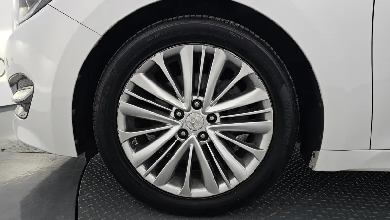 Hyundai Aslan