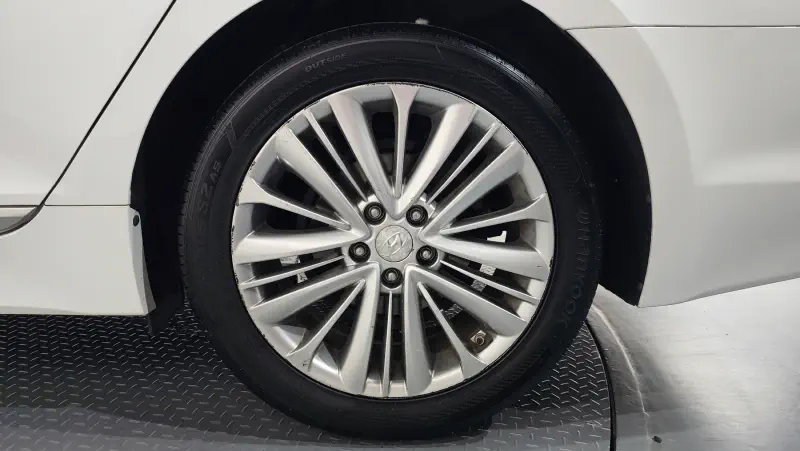 Hyundai Aslan