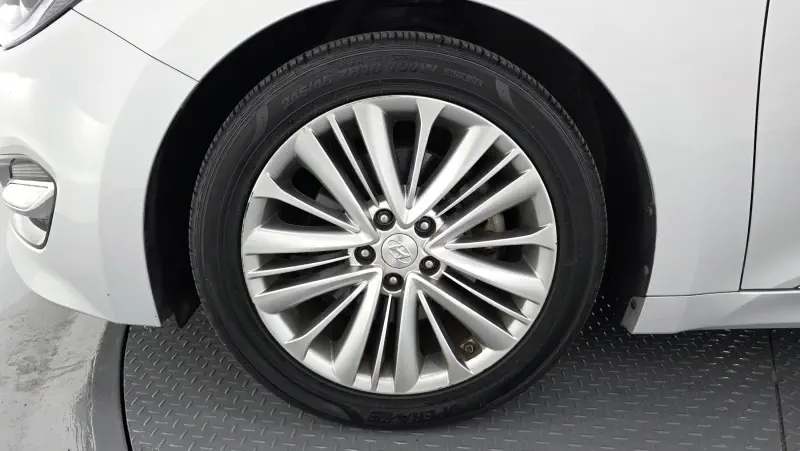 Hyundai Aslan