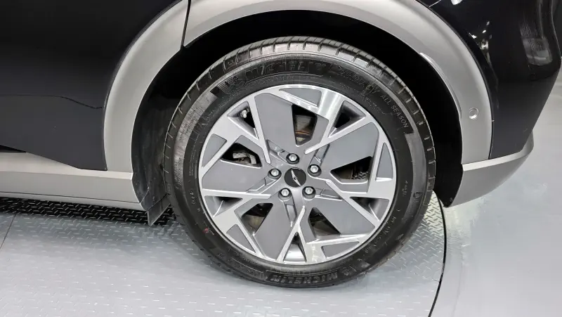 Genesis GV60