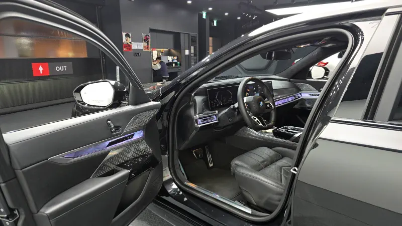 BMW 7-Series