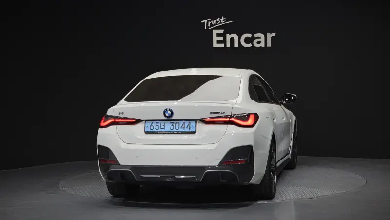 BMW i4
