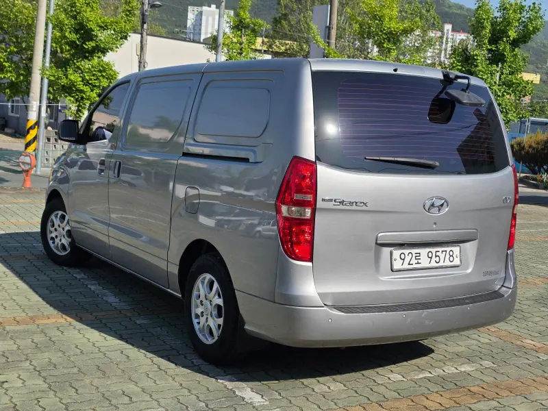 Hyundai Grand Starex