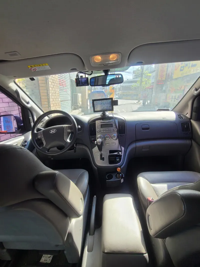 Hyundai Grand Starex