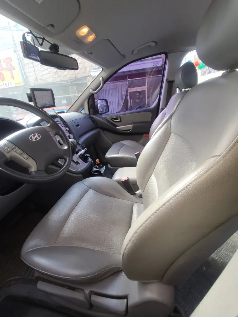 Hyundai Grand Starex
