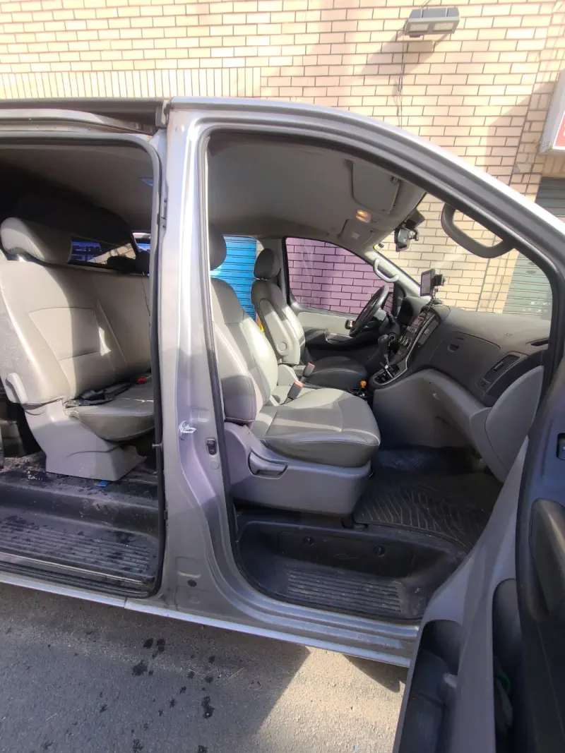 Hyundai Grand Starex
