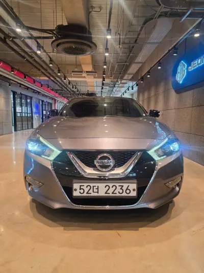 Nissan MAXIMA