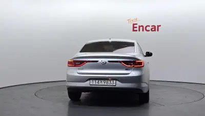 Renault SM6