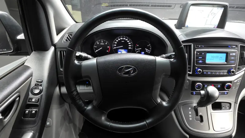 Hyundai Grand Starex