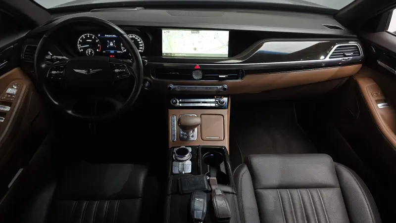 Genesis G90