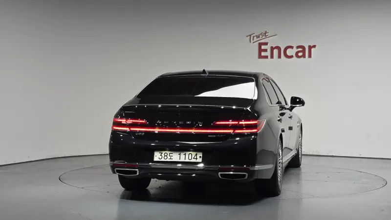 Genesis G90