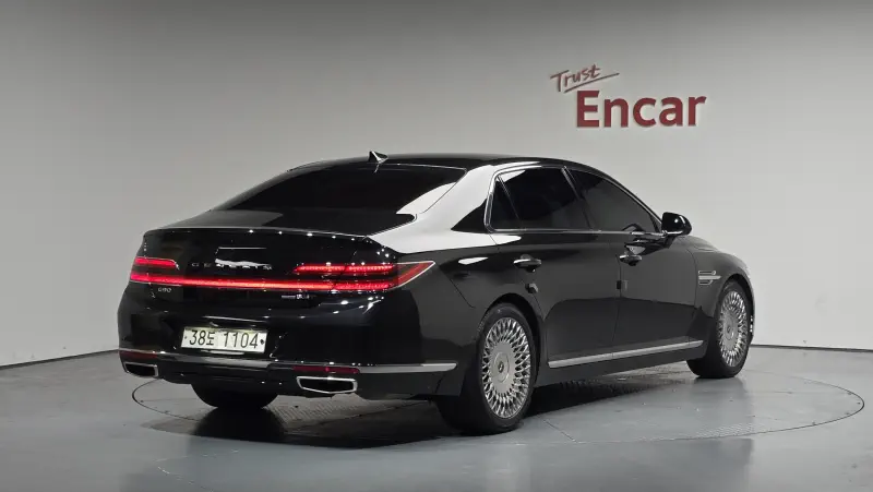 Genesis G90