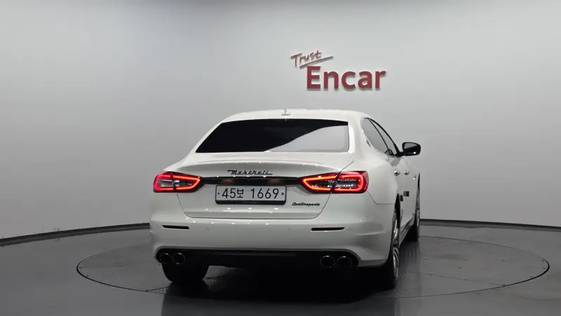 Maserati Quattroporte