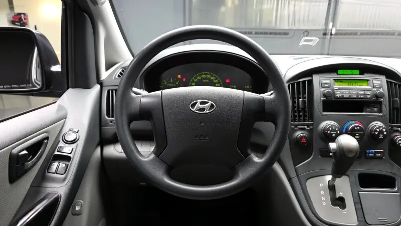 Hyundai Grand Starex