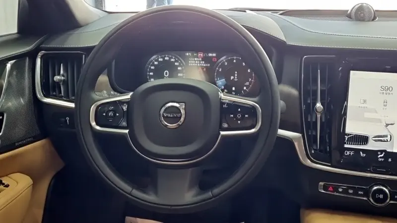 Volvo S90