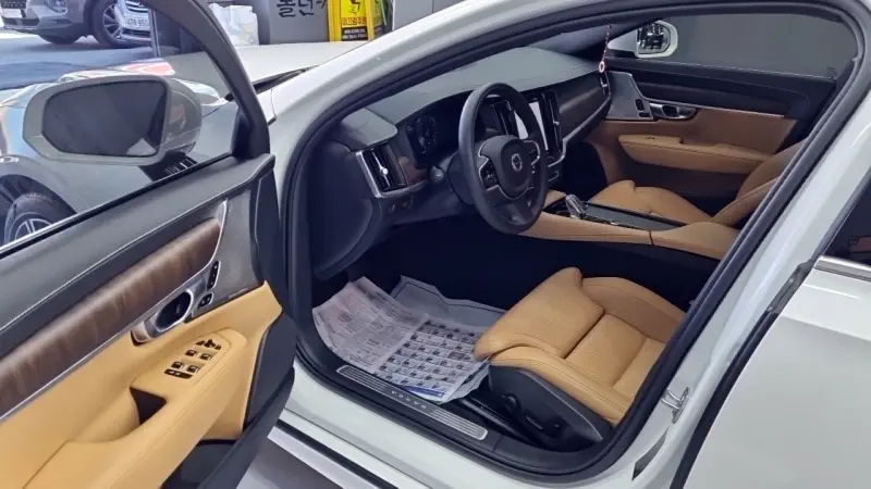 Volvo S90